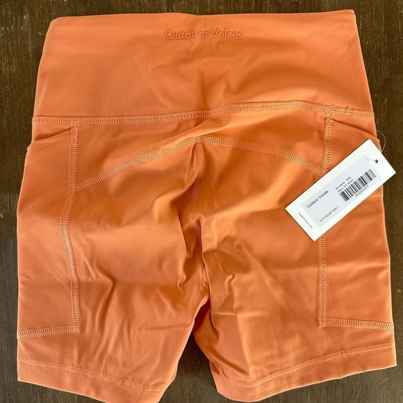 NWT Outdoor Voices Zoom 3.5" Short in Sunstone XXS - Picture 4 of 5
